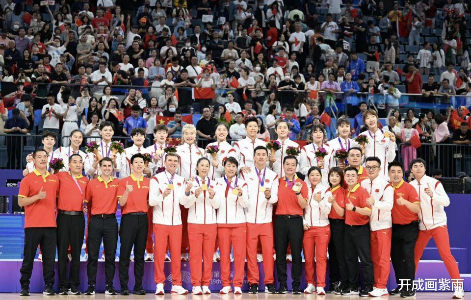战胜省队，中国男篮夺铜引球迷不满！赵继伟作为一个男人，流泪了(3)