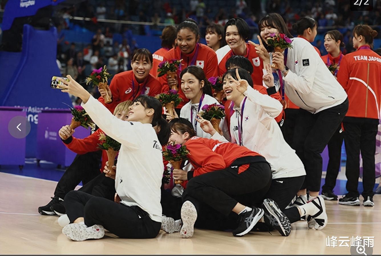 中日韩女篮亚运会一家亲引发关注，“看到这样的场景泪目……”