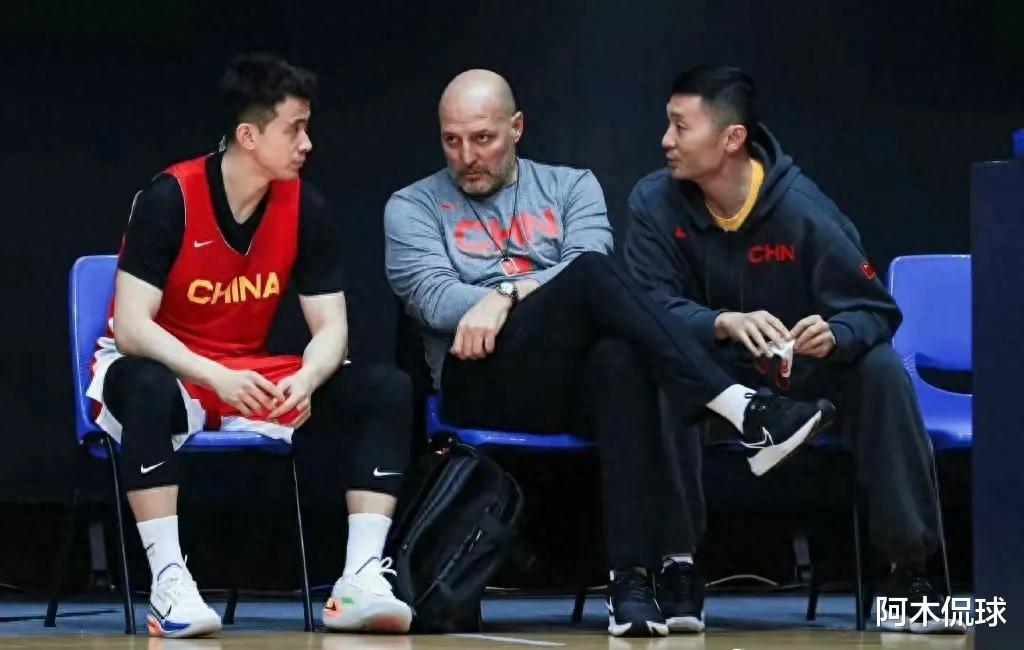 姚明愚蠢至极忽略基本功重要性，说出本世纪最大笑话，中国男篮输球因为与世界篮球脱轨(3)