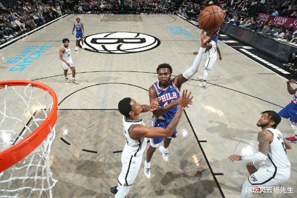 NBA季前赛，费城76人127-119战胜篮网，结束两连败的局面(5)