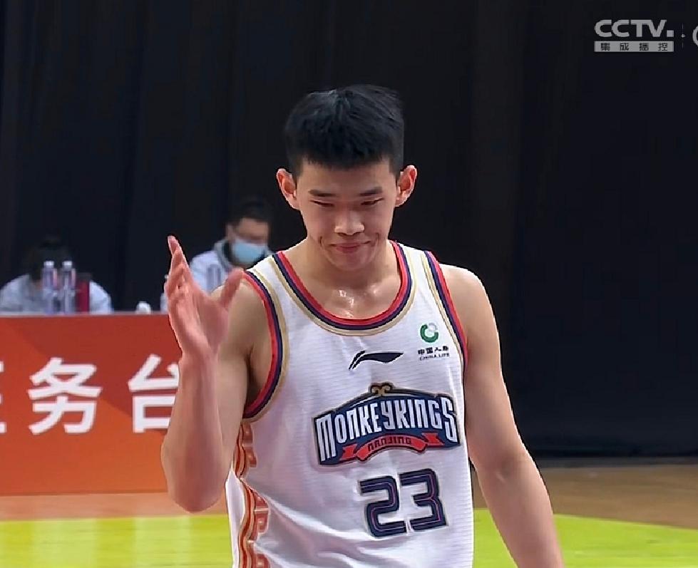 太牛掰！22投28分打穿NBA首轮秀！中国男篮确定未来第一核心(8)