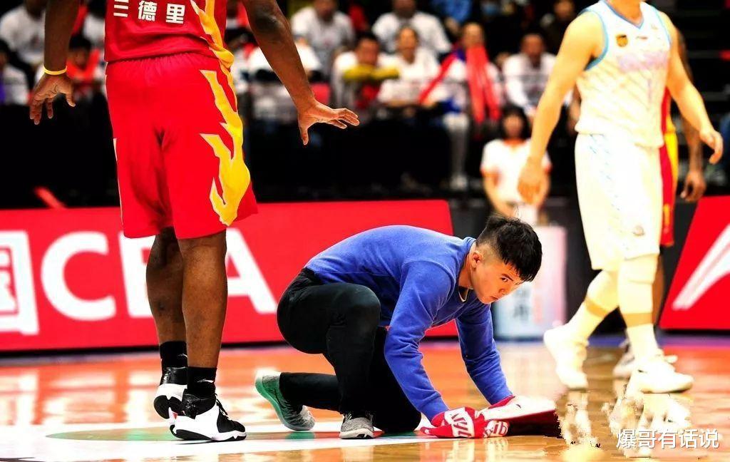中国男篮越打越差，完全看不到希望，只有他是最有望进入NBA的男人！(3)