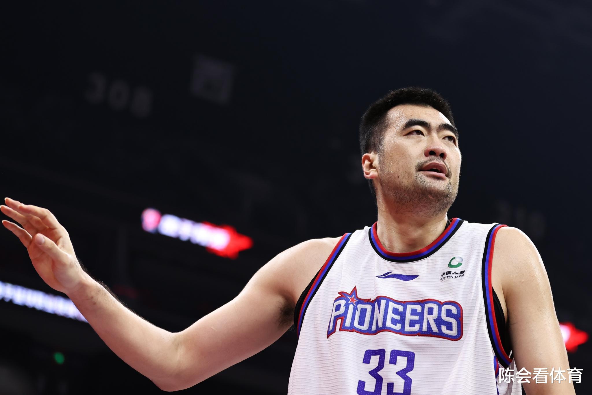 盘点中国篮球“十大奇葩事件”输了33分拿冠军，赢球的一方拿亚军
