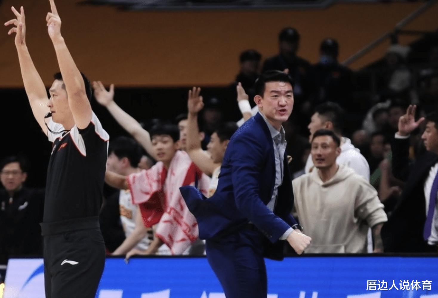中国篮球闹剧 土帅外教场边争吵 王博赛后道歉对方不领情公开投诉