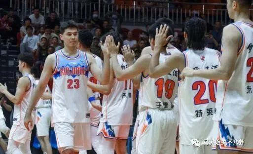 新疆篮球队的辉煌之旅：一路高歌猛进!