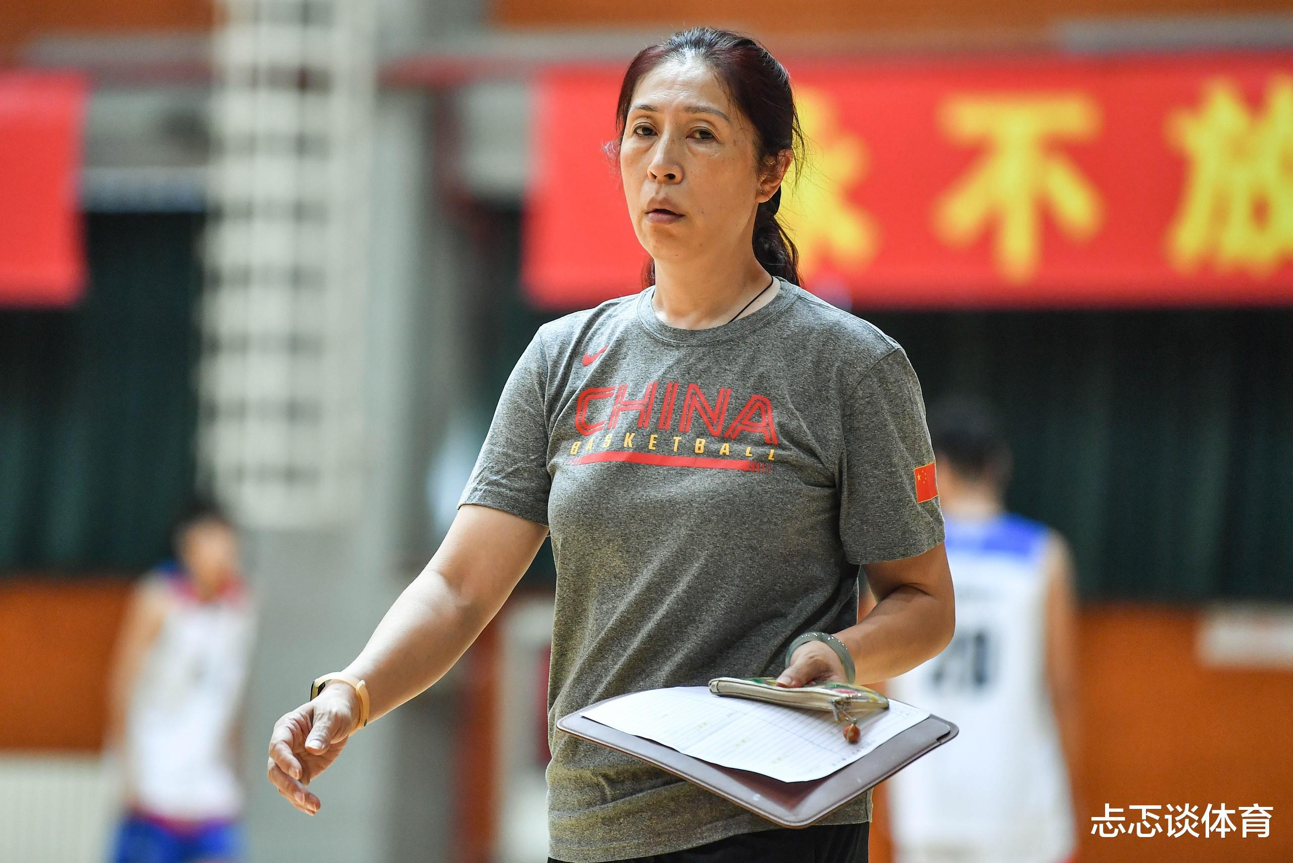 盘点中国篮球堪称殿堂级的3位教练，杨鸣不够格，杜锋差火候！