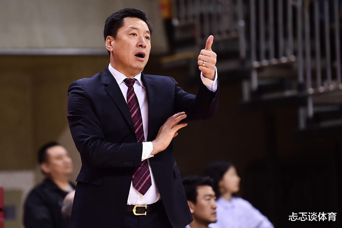 盘点中国篮球堪称殿堂级的3位教练，杨鸣不够格，杜锋差火候！(3)