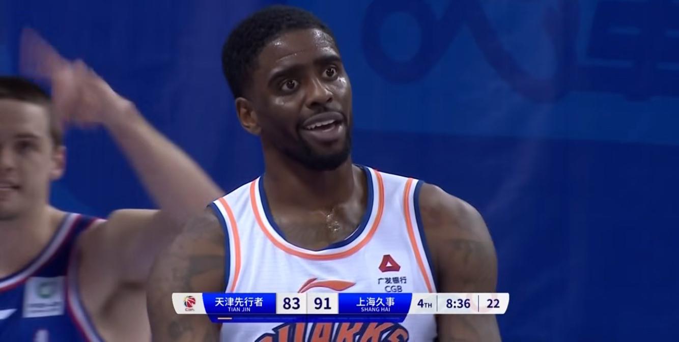 上海遭大逆转，刘铮23分8篮板拼到极致，王哲林14+10被压 无缘前10