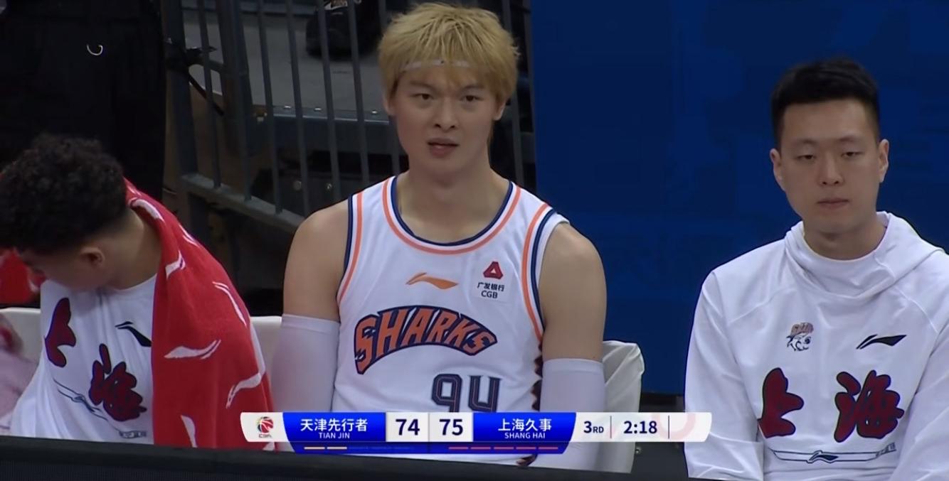 上海遭大逆转，刘铮23分8篮板拼到极致，王哲林14+10被压 无缘前10(2)
