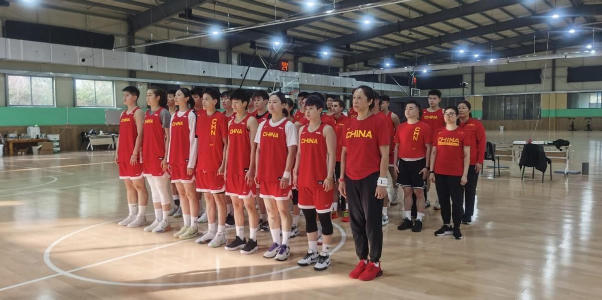 24人集结！中国女篮备战巴黎奥运，29岁国手回归，重伤两次太励志(1)