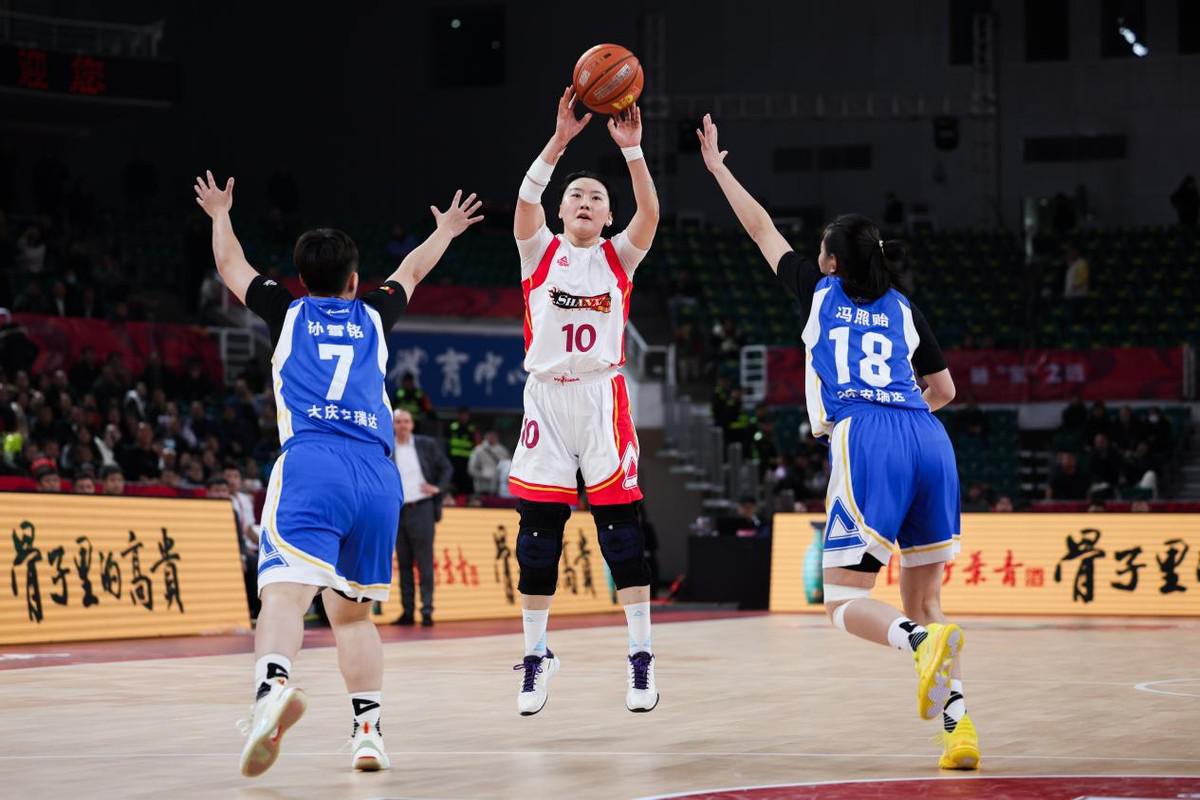 24人集结！中国女篮备战巴黎奥运，29岁国手回归，重伤两次太励志(3)
