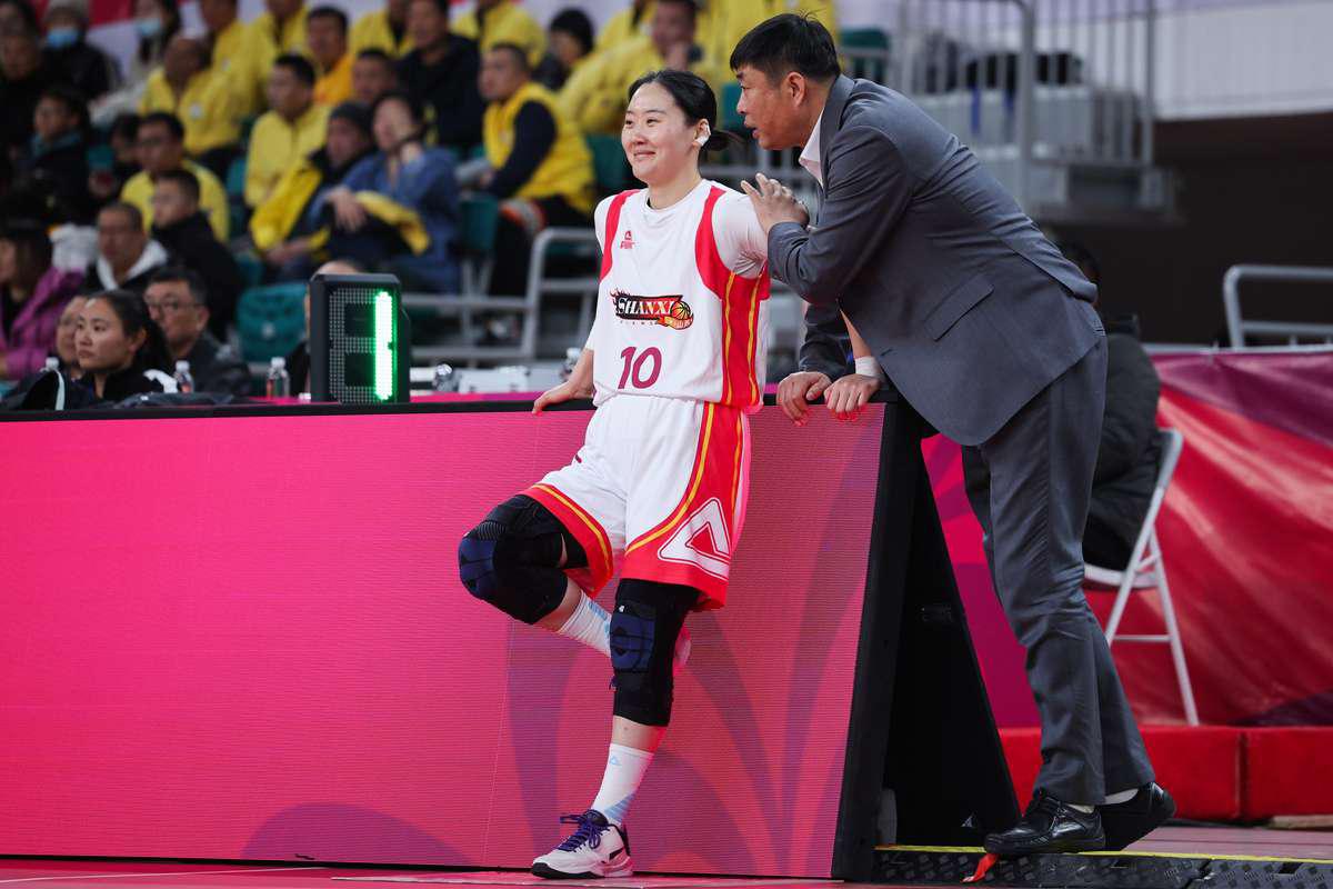 24人集结！中国女篮备战巴黎奥运，29岁国手回归，重伤两次太励志(4)