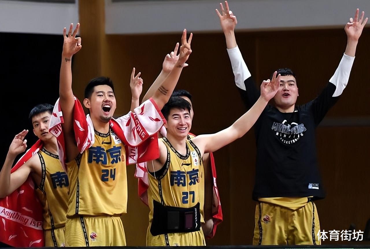 悬念揭晓，南京同曦拿下得分王，场均40+，西热力江冲击季后赛！