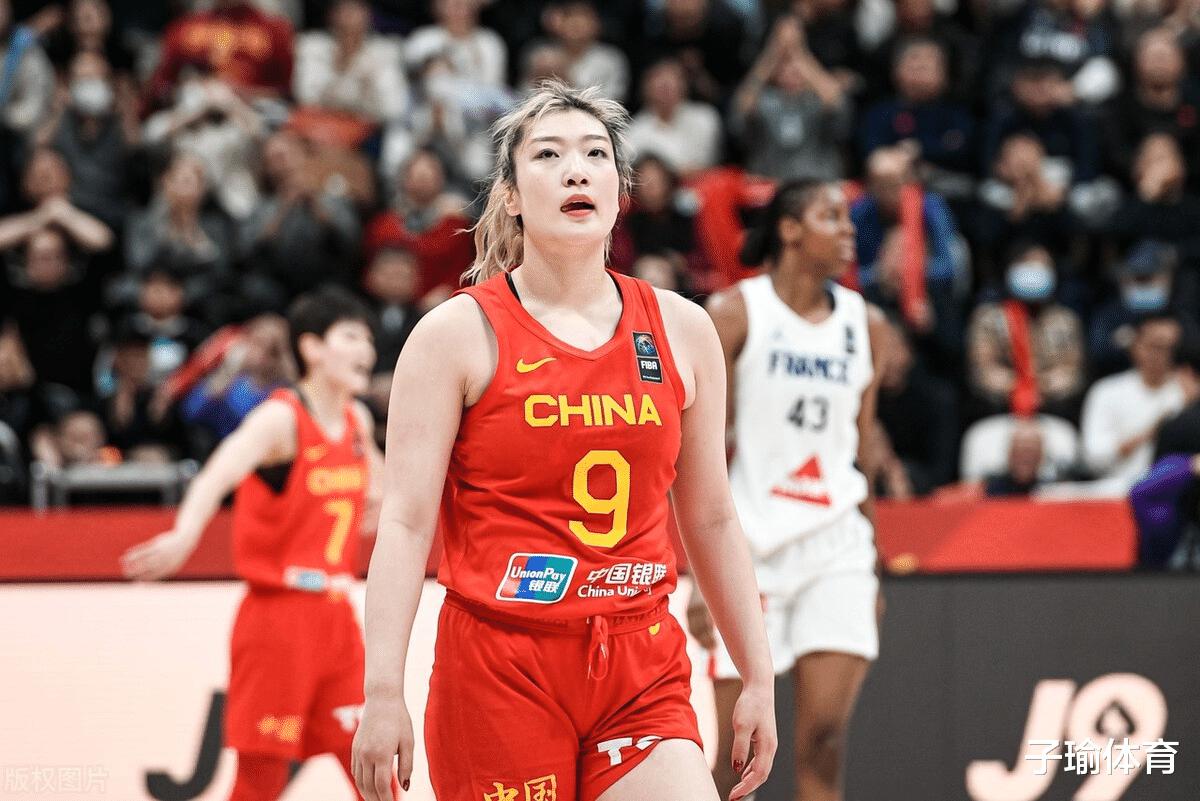 中国女篮32分惨败！广东错过补强锋线最佳人选，两球星成引援备胎