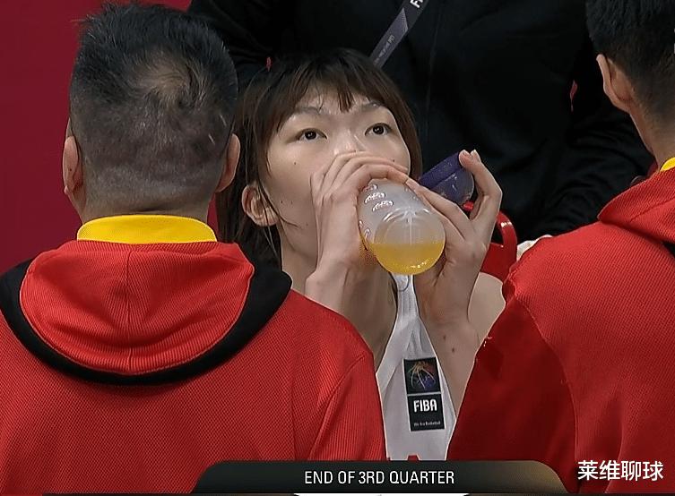 女篮奥运资格有变，国际篮联出手宣布，恭喜姚明郑薇，输32分赚了(4)