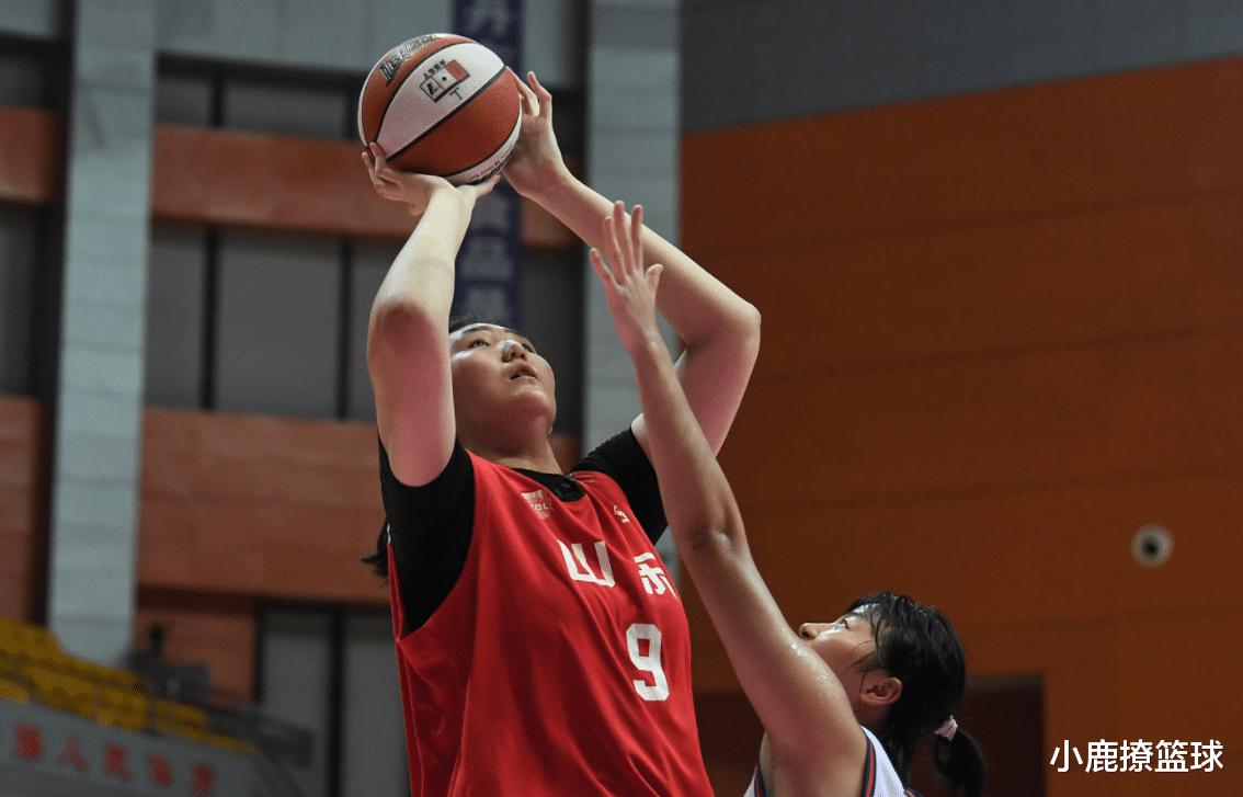 中国女篮又一超级内线诞生！16岁小将身高达到2米28，场均轰32+13(2)