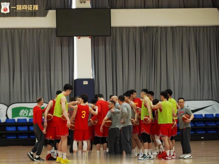 22日亚预赛首战蒙古！中国男篮今晚将和青岛男篮进行教学赛(1)