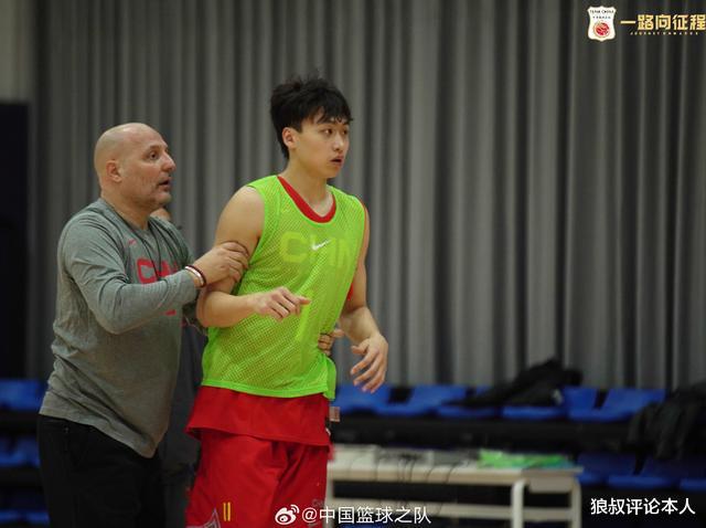 太可惜！中国男篮淘汰新疆25岁悍将 集结期间再次爆发伤病(4)