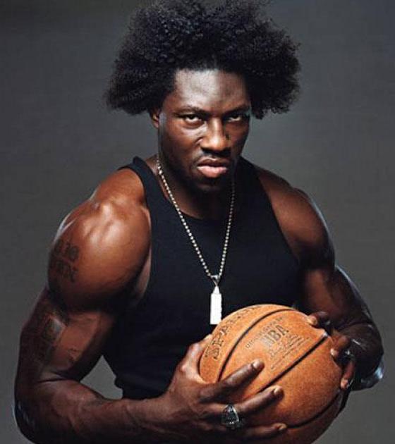 NBA谁的麒麟臂最强悍？詹姆斯把球衣穿成紧身衣 奥尼尔像充气(3)