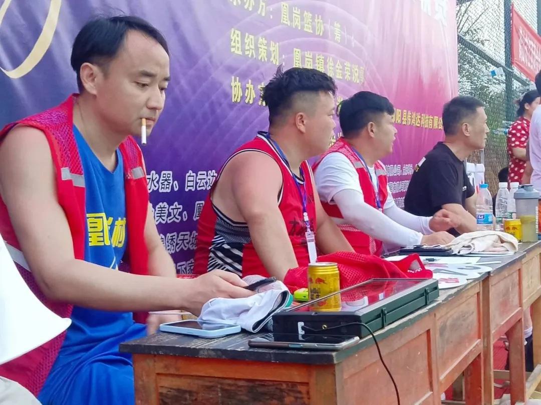 第二届鄱阳县凰岗村BA篮球联赛火热报名中(5)