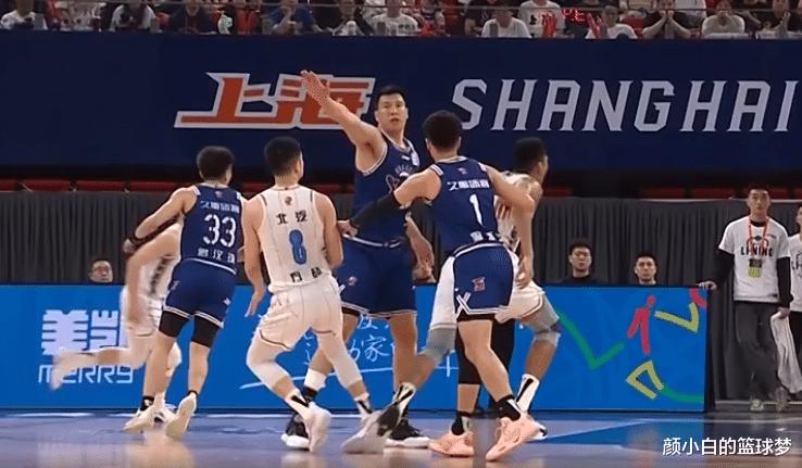 CBA季后赛：上海分大胜北京总分2-1晋级八强 爆发巨大冲突五人夺权(4)