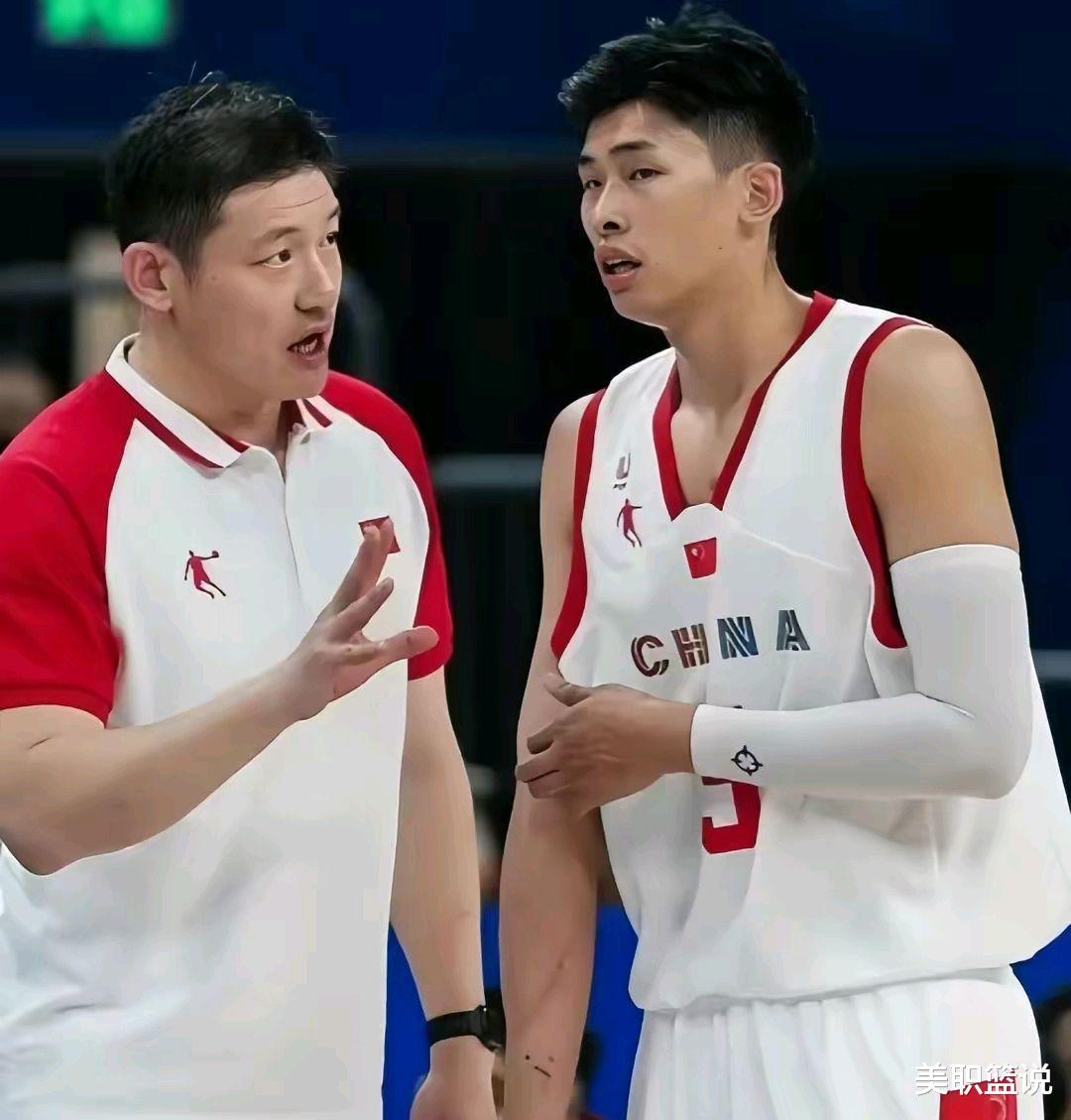 中国男篮热身赛输给黑熊队！杨瀚森表现不俗，NBA韦德儿子遭弃用(5)