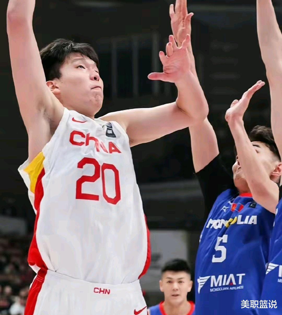 中国男篮热身赛输给黑熊队！杨瀚森表现不俗，NBA韦德儿子遭弃用(6)