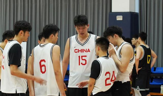 中国男篮短训营108：89大胜澳门黑熊，林葳17分成为全场最佳！(14)