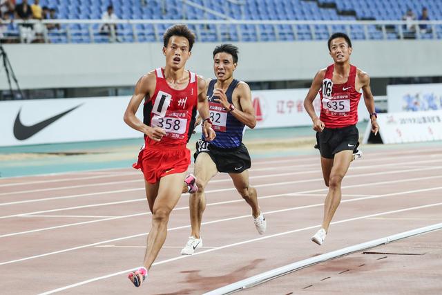 田径——全国锦标赛：严伟男子5000米夺冠(1)