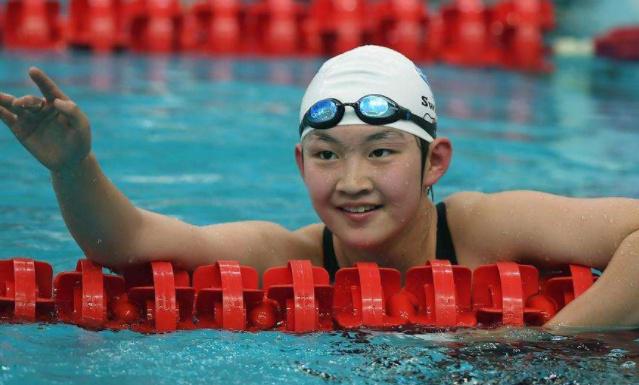 1分57秒59！李冰洁勇夺200米自由泳预赛小组第一，成功晋级半决赛(4)