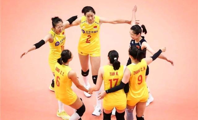 中国女排3-0横扫日本，来看中田久美受访，日本解说和球迷如何说(8)