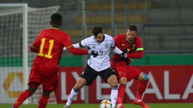 德国U21主场不敌比利时，遭遇欧青赛预选赛首场失利，德国队球员施洛特贝克建功