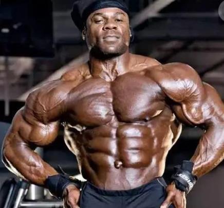 3张勒布朗詹姆斯的肌肉照片，詹哥的35岁跟25岁没差别，网友：“尿检”(1)