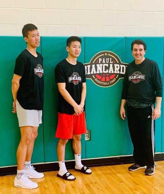 篮球少年吴勇豪。肌肉发达天赋超强，如今被NCAA邀请