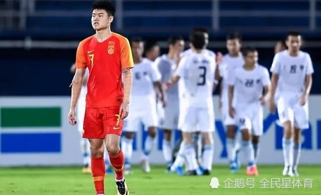 越南媒体嘲讽中国足球：把足球当工作，有钱的“笨蛋”，网友：有道理！(1)