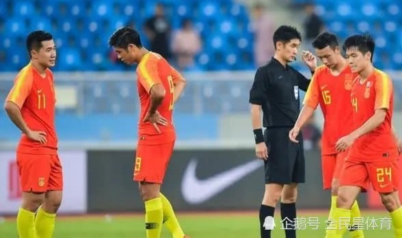 越南媒体嘲讽中国足球：把足球当工作，有钱的“笨蛋”，网友：有道理！(4)