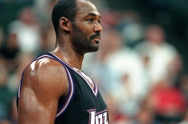 生涯10次拿到赛季2000分，NBA历史仅3人，马龙排名第1(4)