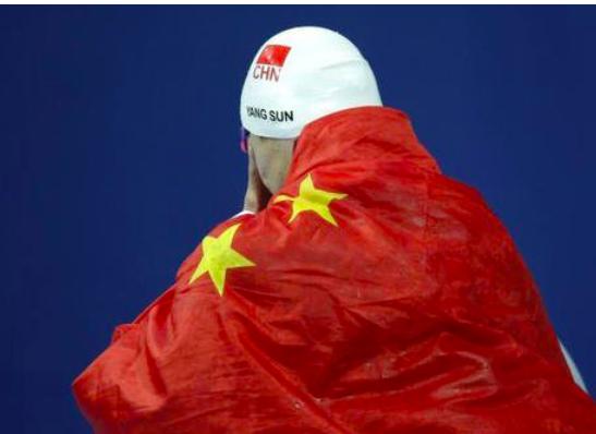 被写进论文还直播，孙杨遭世界季军羞辱，中国奥运英雄成反面典型(4)