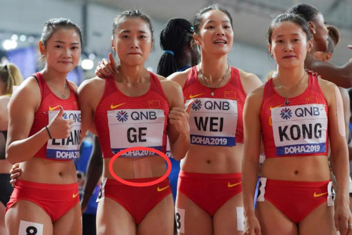 中国短跑女神跑出赛季亚洲第一！小腹纹身贴已成她身体标签(3)