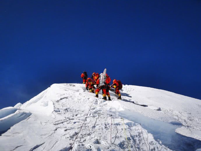 喜讯！2020珠峰高程测量登山队成功登顶，60年前首次征服世界第一高峰(2)