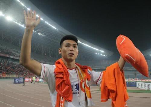 吕征身上的荒唐闹剧，反映的是中国足球的阴暗面(1)