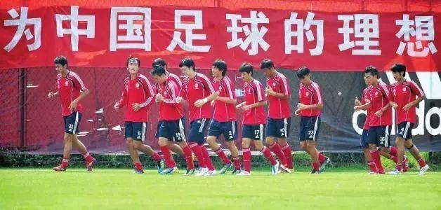 为什么中国足球70至80年代踢得不错，现在不行呢？(4)