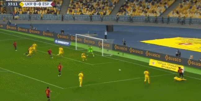 西班牙爆冷0-1负乌克兰，德赫亚出击失误致失球(3)