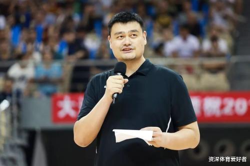 作为中国篮坛最伟大的球员姚明，为何在NBA被认为不配进名人堂？(4)