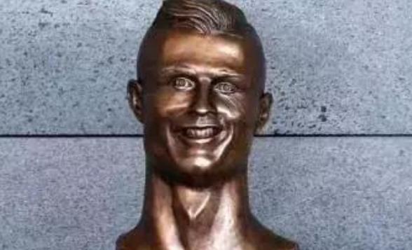 当他们看到自己的雕像时，都不好意思承认是本人，NBA球员最丑雕像(2)