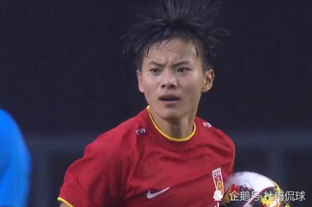 从0-1到2-1！中国女足逆转，女梅西王霜造2球，一幕像C罗(1)