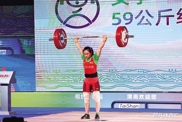 实力碾压！中国无法参赛的举重项目破5大纪录，甩奥运冠军5公斤(1)