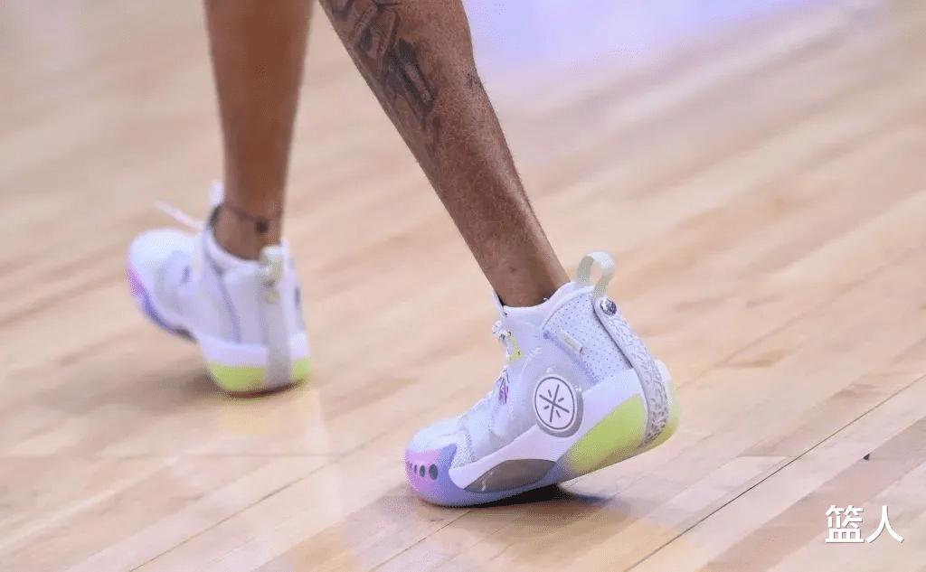 NBA球员上脚：安东尼的AJ36很帅气，匹克的维金斯签名鞋！(13)