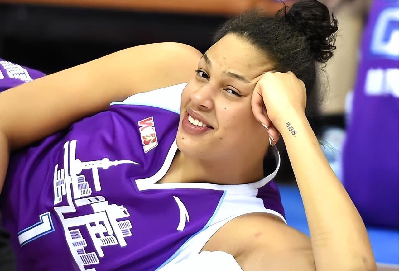 WNBA -“女巨无霸”登场关键时刻连连失误 李月汝将与她展开对决
