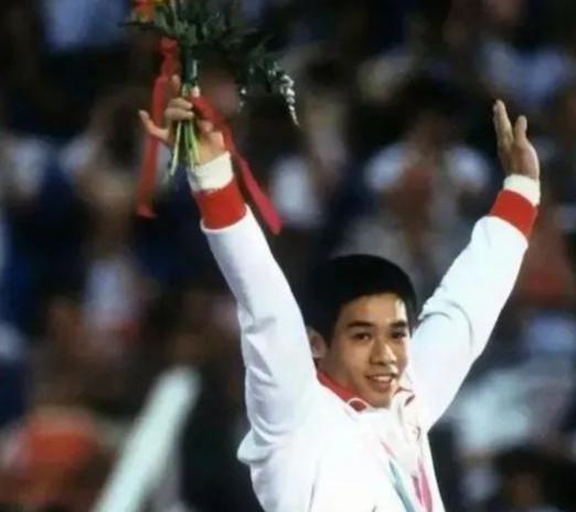 三破世界纪录，创造“中国高度”的跳高天才，却被寄刀片和吊绳(32)